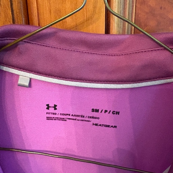 Under Armour Golf Shirt Women's SIze: small - Picture 3 of 3